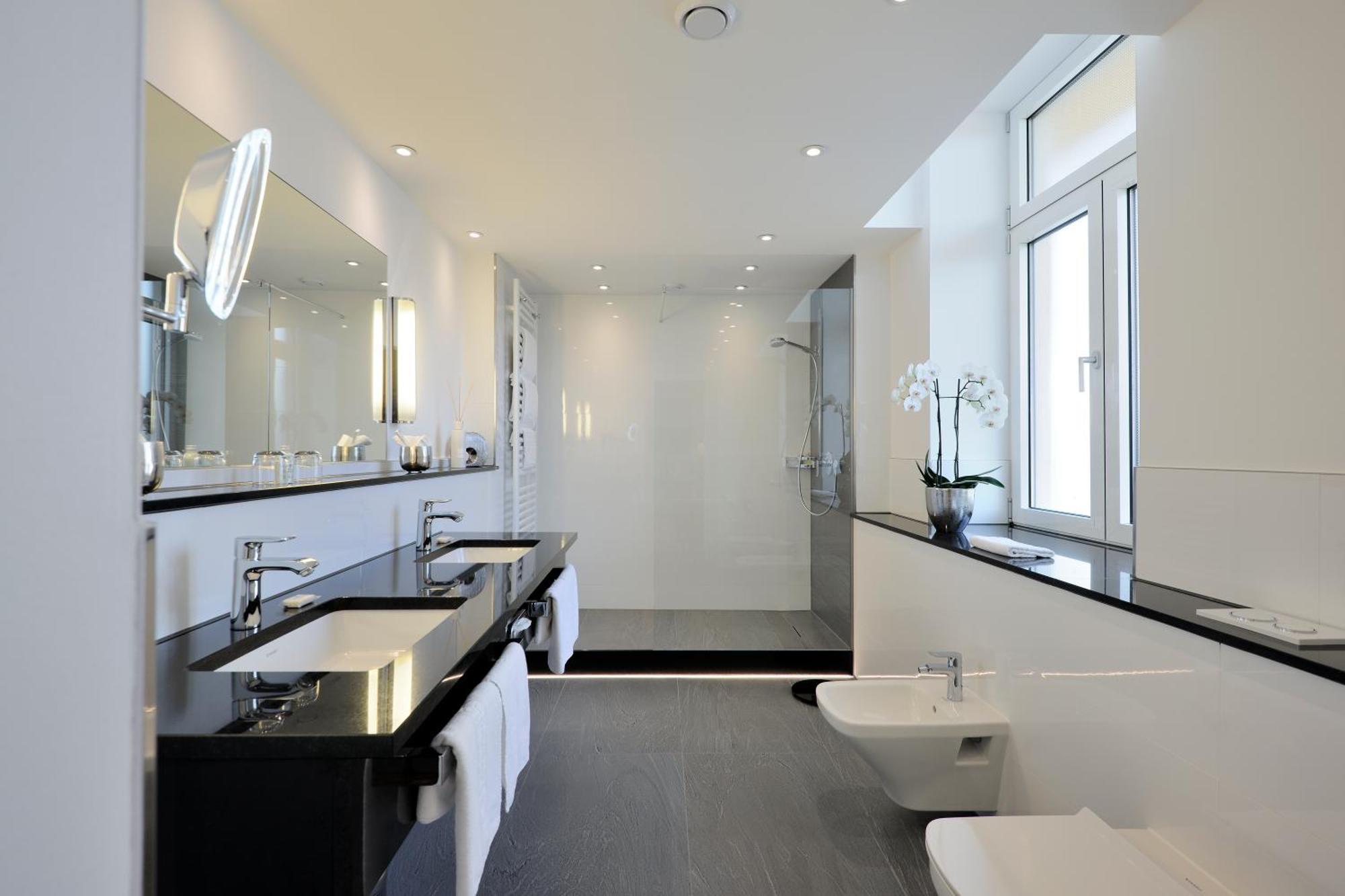 Kastens Hotel Luisenhof Hannover Ngoại thất bức ảnh Bathroom