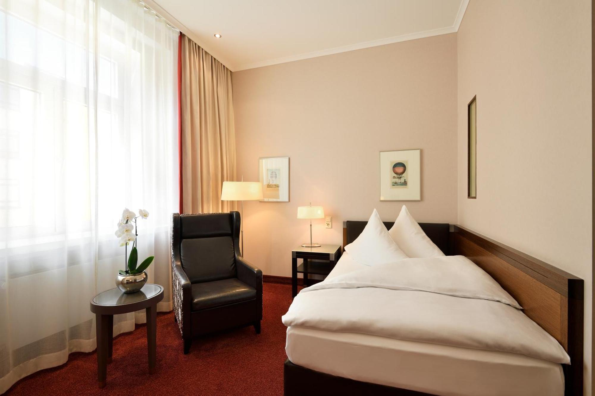 Kastens Hotel Luisenhof Hannover Ngoại thất bức ảnh A single room