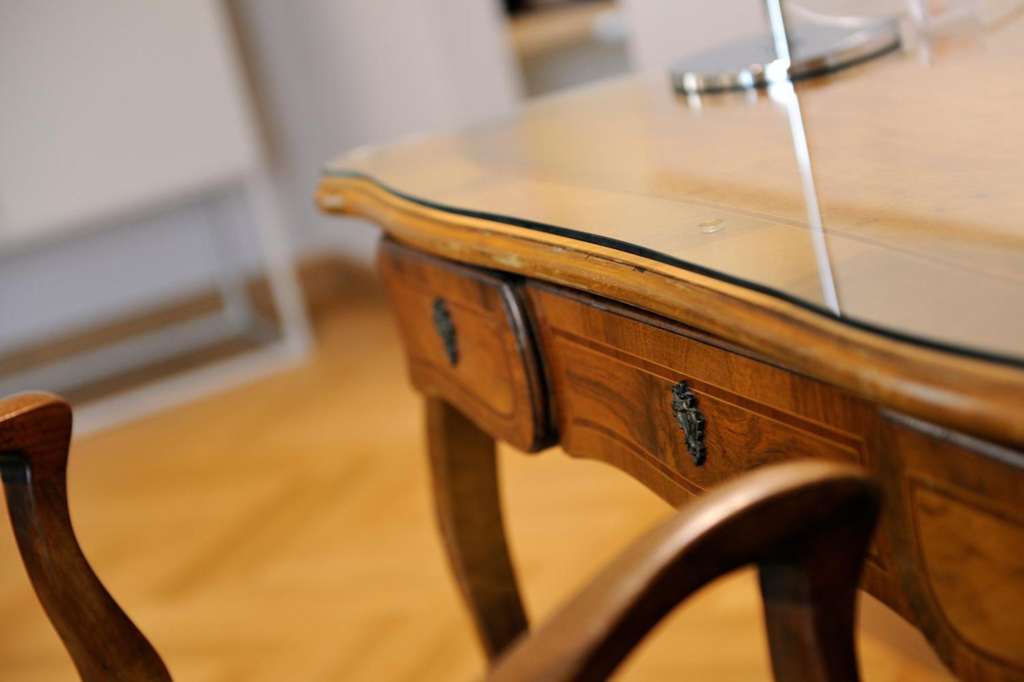 Kastens Hotel Luisenhof Hannover Ngoại thất bức ảnh A table with a table pad