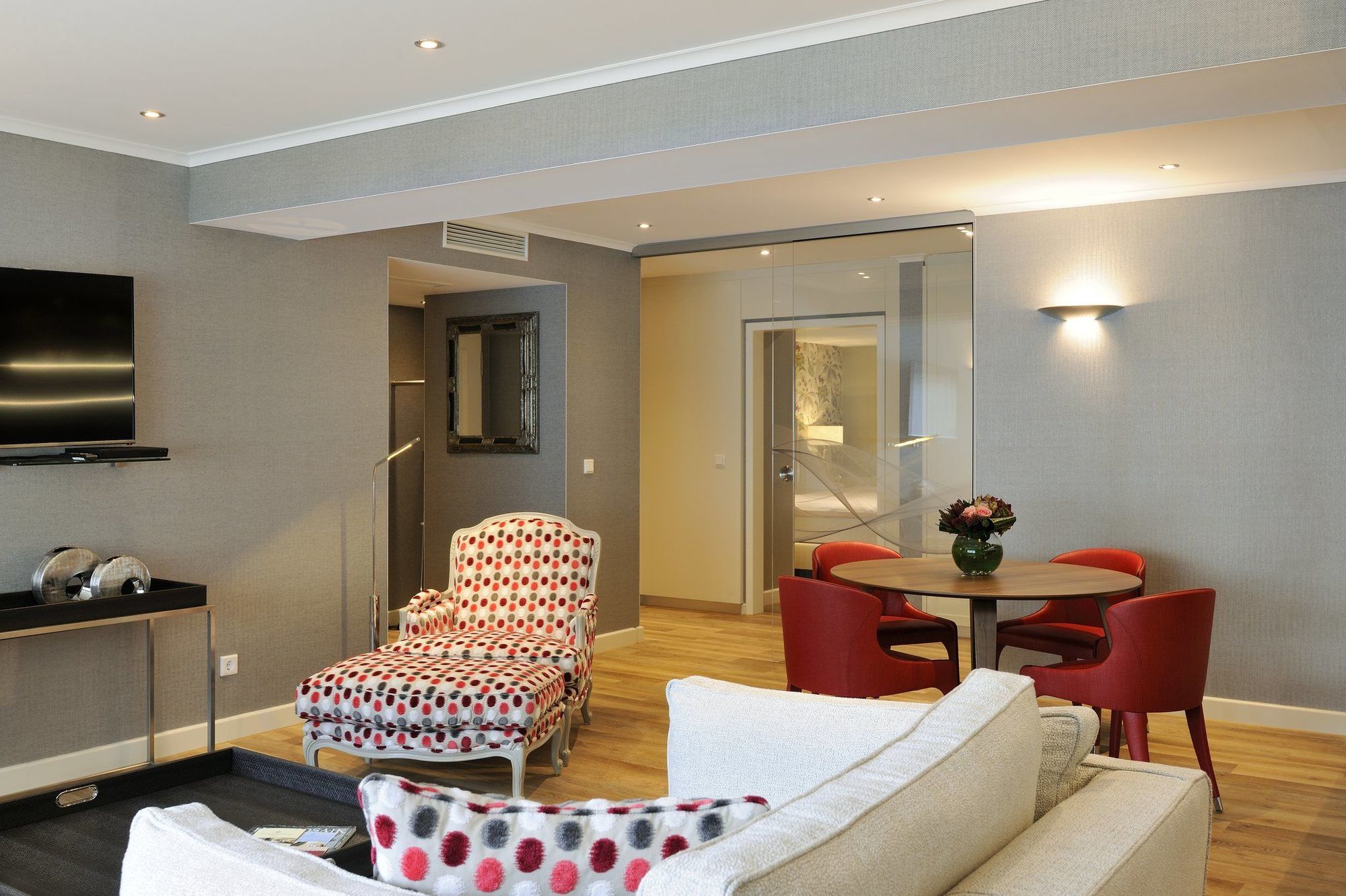 Kastens Hotel Luisenhof Hannover Ngoại thất bức ảnh A suite at the Hotel