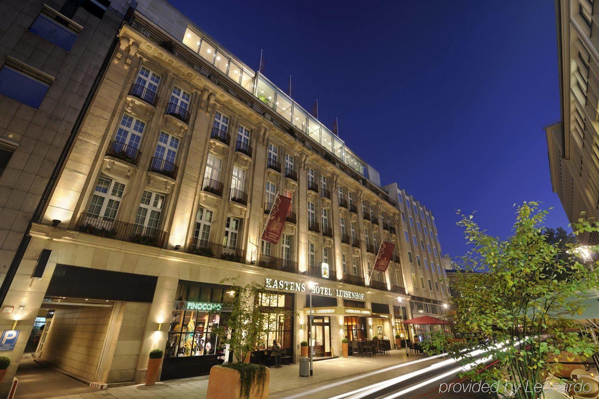 Kastens Hotel Luisenhof Hannover Ngoại thất bức ảnh The hotel at night